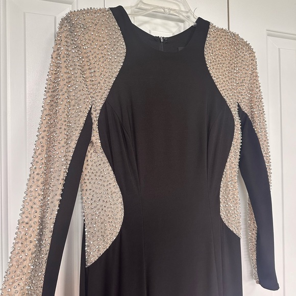 XSCAPE Beaded Colorblock Gown - Picture 4 of 15